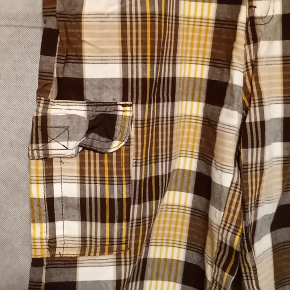Shorts - Picture 2 of 4
